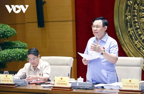 Parlamentspräsident Vuong Dinh Hue: Geänderter Bodengesetzentwurf soll vor 1. September fertiggestellt werden - ảnh 1