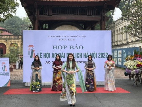 Hanoi fördert den Tourismus durch das Ao Dai-Fest 2022 - ảnh 1
