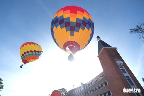 Da Lat bietet Stadttour aus dem Heißluftballon an - ảnh 1