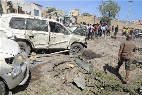 Mindestens neun Tote bei Bombenanschlägen im Zentrum Somalias - ảnh 1