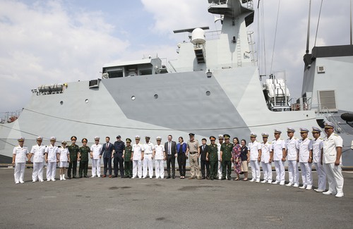 HMS Spey-Schiff von Royal Navy zu Gast in Ho-Chi-Minh-Stadt - ảnh 1