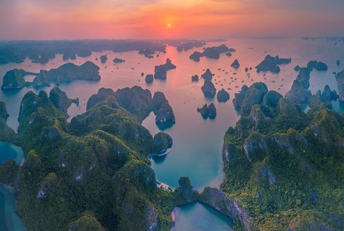 Ha Long-Bucht gehört zu den Top 25 schönsten Reisezielen weltweit - ảnh 5