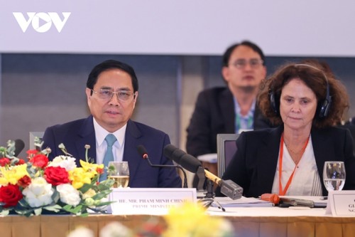 Premierminister Pham Minh Chinh: günstige Voraussetzungen für Unternehmen anbieten - ảnh 1
