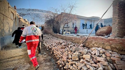 Mehr als 200 Menschen wurden beim Erdbeben im Iran verletzt  - ảnh 1
