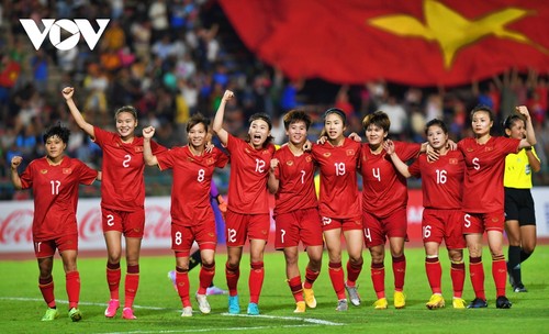 Der Erfolg der Fußballmannschaft der Frauen Vietnams steht in internationalen Medien  - ảnh 1