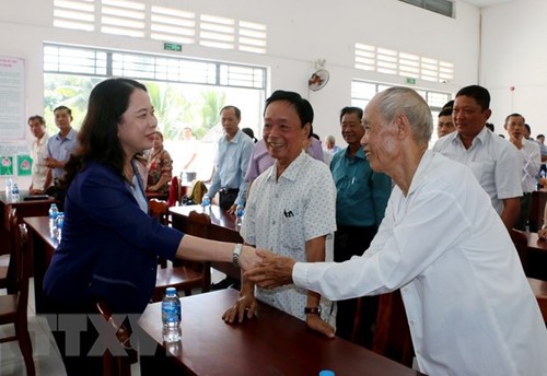 Vize-Staatspräsidentin Vo Thi Anh Xuan trifft Wähler der Provinz An Giang - ảnh 1