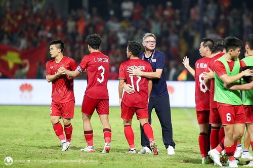 Fußballverband Vietnams bildet zwei U23-Fußballmannschaften - ảnh 1