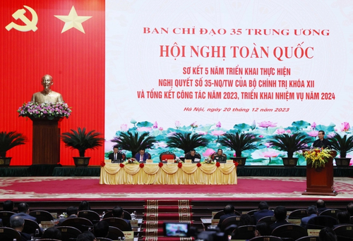 Staatspräsident Vo Van Thuong leitet die Bilanzkonferenz über den Schutz der Ideologie der Partei - ảnh 1