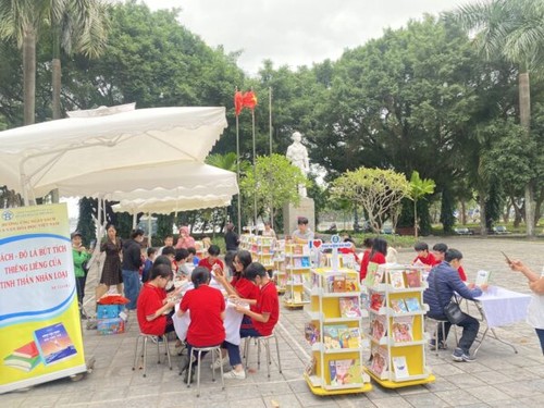 Hanoi bietet mobile Bibliotheken 2024 an - ảnh 1