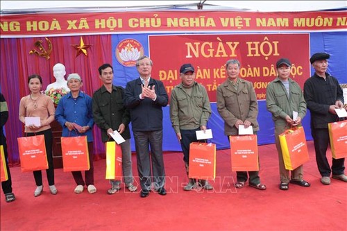 La fête de la grande union nationale célébrée à Bac Kan et à Nghê An - ảnh 2