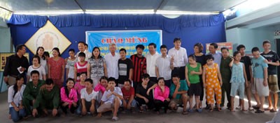 Thăm, tặng quà cho nạn nhân chất độc da cam/ dioxin Quảng Nam, Đà Nẵng - ảnh 1
