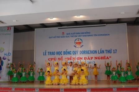 520 học sinh Việt Nam nhận học bổng của Quỹ hỗ trợ giáo dục Doraemon - ảnh 4