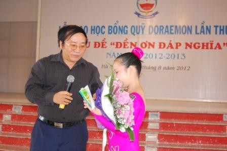 520 học sinh Việt Nam nhận học bổng của Quỹ hỗ trợ giáo dục Doraemon - ảnh 3