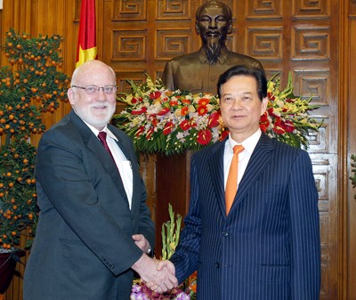 Thủ tướng Nguyễn Tấn Dũng tiếp Tổng Giám đốc Viện Nghiên cứu Lúa quốc tế - ảnh 1