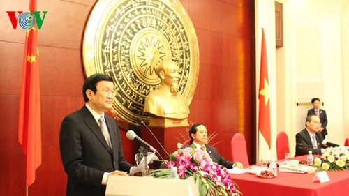 Chủ tịch nước gặp gỡ nhân sĩ, trí thức, cựu chuyên gia Trung Quốc - ảnh 1