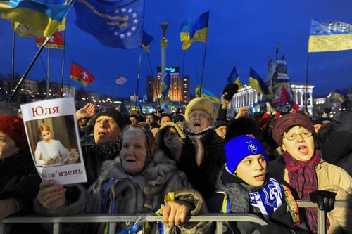 Đằng sau việc Ukraine từ chối ký thoả thuận hợp tác với EU - ảnh 1