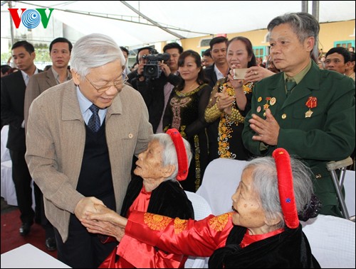 Tổng bí thư Nguyễn Phú Trọng làm việc tại huyện Phổ Yên, tỉnh Thái Nguyên - ảnh 1