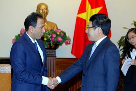 Phó Thủ tướng, Bộ trưởng Ngoại giao Phạm Bình Minh tiếp Đại sứ Các Tiểu vương quốc Ảrập Thống nhất - ảnh 1