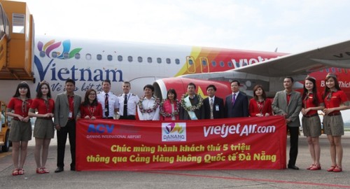 Cảng hàng không quốc tế Đà Nẵng đón hành khách thứ 5 triệu - ảnh 1