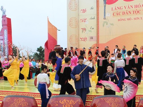 Ngày hội “Sắc xuân trên mọi miền Tổ quốc” tại Làng Văn hóa - Du lịch các dân tộc Việt Nam - ảnh 1