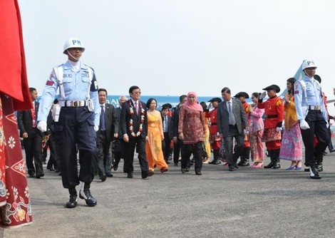 Chủ tịch nước Trương Tấn Sang đến Jakarta dự Hội nghị Cấp cao Á-Phi  - ảnh 1