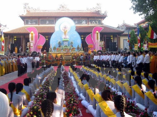 Chủ tịch Ủy ban Trung ương Mặt trận Tổ quốc Việt Nam gửi thư chúc mừng nhân Đại lễ Phật đản  - ảnh 1