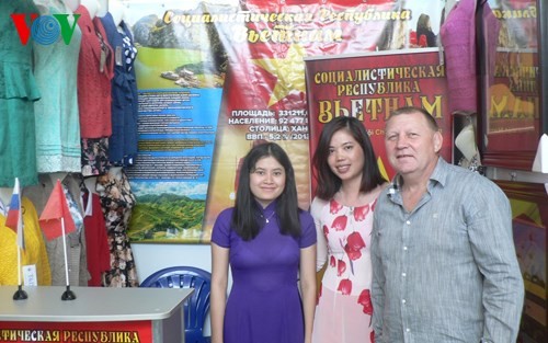 Quảng bá sản phẩm Việt Nam tại Hội chợ truyền thống Kursk (Nga) - ảnh 1