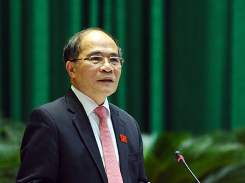 Chủ tịch Quốc hội Nguyễn Sinh Hùng tiếp xúc cử tri Hà Tĩnh - ảnh 1