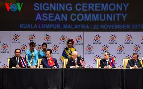 Chào mừng ngày thành lập Cộng đồng ASEAN - ảnh 1