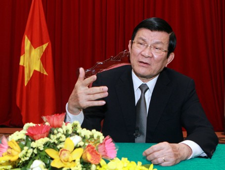 Chủ tịch nước Trương Tấn Sang tiếp đoàn đại biểu thiếu niên miền Nam - ảnh 1