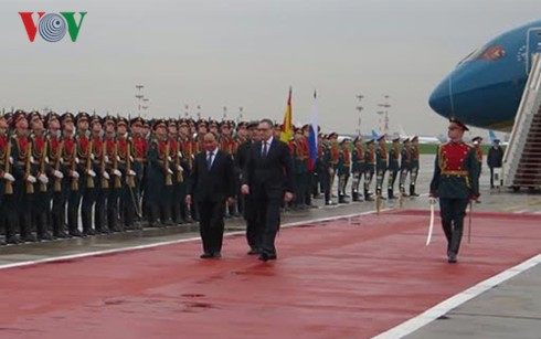 Премьер Вьетнама Нгуен Суан Фук прибыл в Россию с официальным визитом - ảnh 1