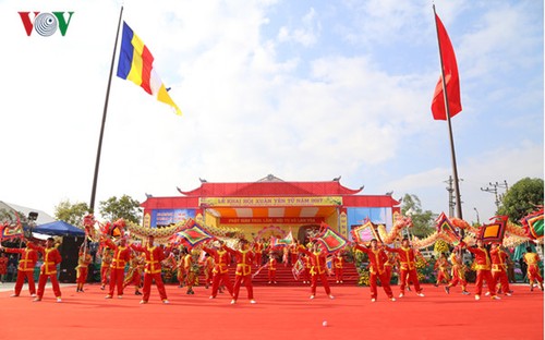 В разных провинциях Вьетнама проводятся весенние праздники - ảnh 1