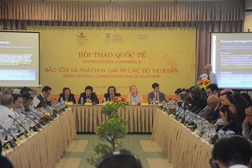 Вьетнам активно сохраняет и развивает ценности городов наследия - ảnh 1