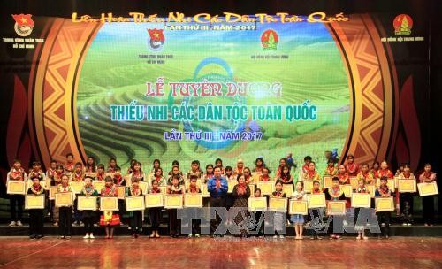 В Ханое прошла церемония чествования лучших детей– представителей всех народностей Вьетнама - ảnh 1