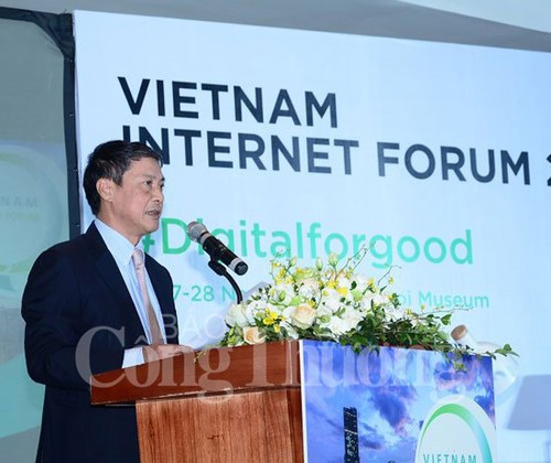 В Ханое открылся Форум по вопросам развития интернета во Вьетнаме 2017 - ảnh 1