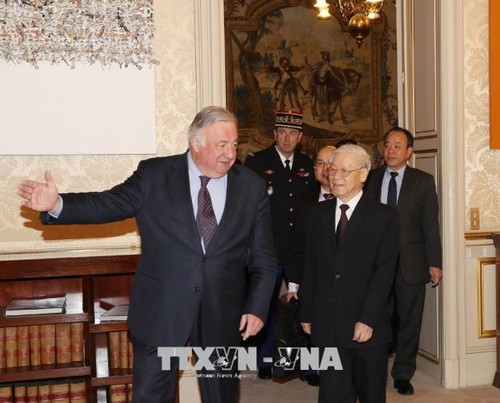 Генсек ЦК КПВ Нгуен Фу Чонг встретился с председателем Сената Франции - ảnh 1