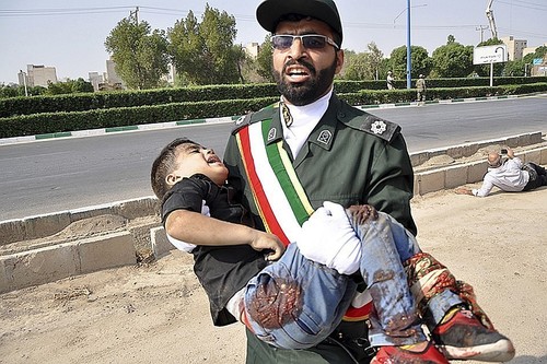 Теракт на параде в иранском городе Ахваз - ảnh 1