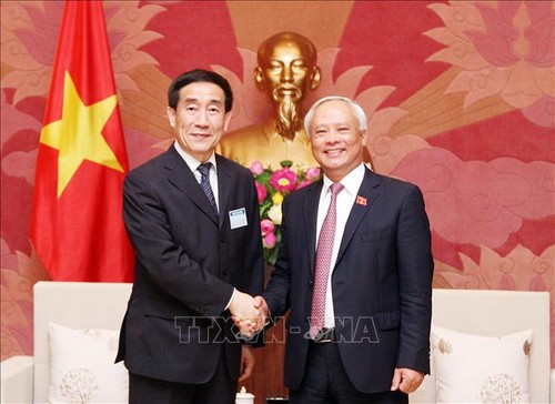 Вице-спикер Нацсобрания Уонг Чу Лыу принял делегацию Конституционно-правового комитета ВСНП - ảnh 1