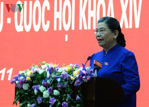 Руководители КПВ, государства и правительства Вьетнама провели встречи с избирателями - ảnh 1