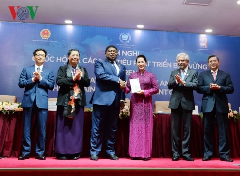 Вьетнам учится международному опыту достижения Целей устойчивого развития - ảnh 1