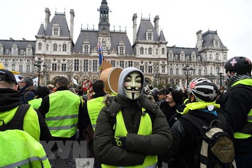 Власти Франции готовят закон против агрессивных участников манифестаций - ảnh 1