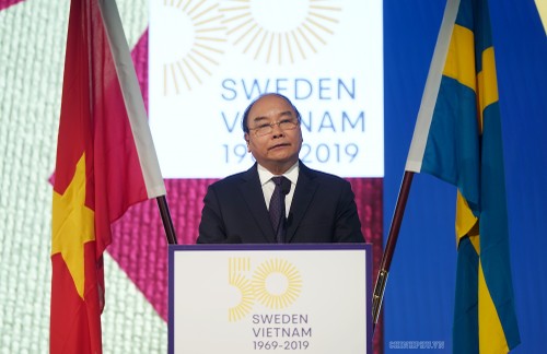 Вьетнамо-шведский бизнес-форум в Стокгольме - ảnh 1