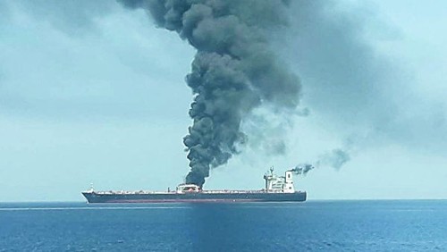 Нападение на два танкера в Оманском заливе – угроза вспышки конфликта на Ближнем Востоке - ảnh 1