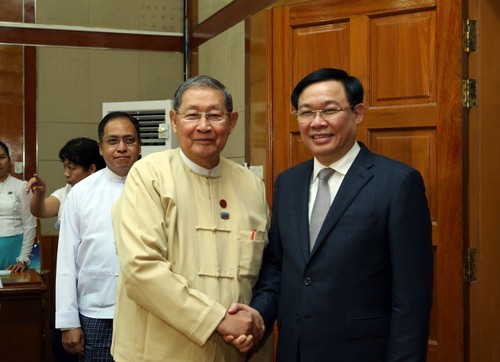 Вице-премьер Выонг Динь Хюэ продолжает визит в Мьянму - ảnh 1