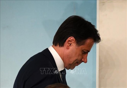 Премьер-министр Италии подал в отставку - ảnh 1