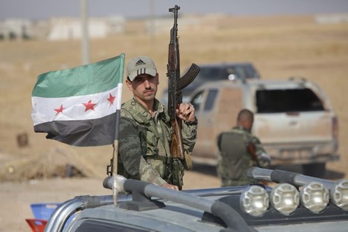 Президент Турции пригрозил раздавить курдов, если они вернутся в зону безопасности в Сирии - ảnh 1
