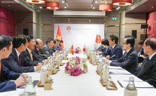 Вьетнам и Япония договорились взаимодействовать для разрешения вызовов в регионе и мире  - ảnh 1