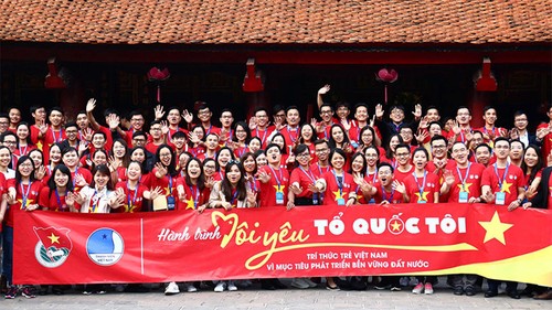 Молодые вьетнамские интеллектуалы стремятся к устойчивому развитию страны - ảnh 1
