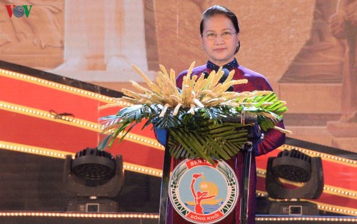 Нгуен Тхи Ким Нган приняла участие в церемонии празднования 60-летия со дня восстания в провинции Бенче - ảnh 1