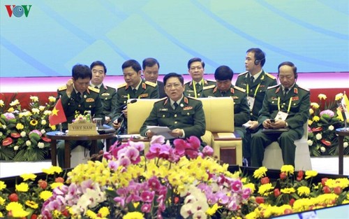 В Ханое открылось пленарное заседание Совещания министров обороны стран АСЕАН в узком формате - ảnh 1